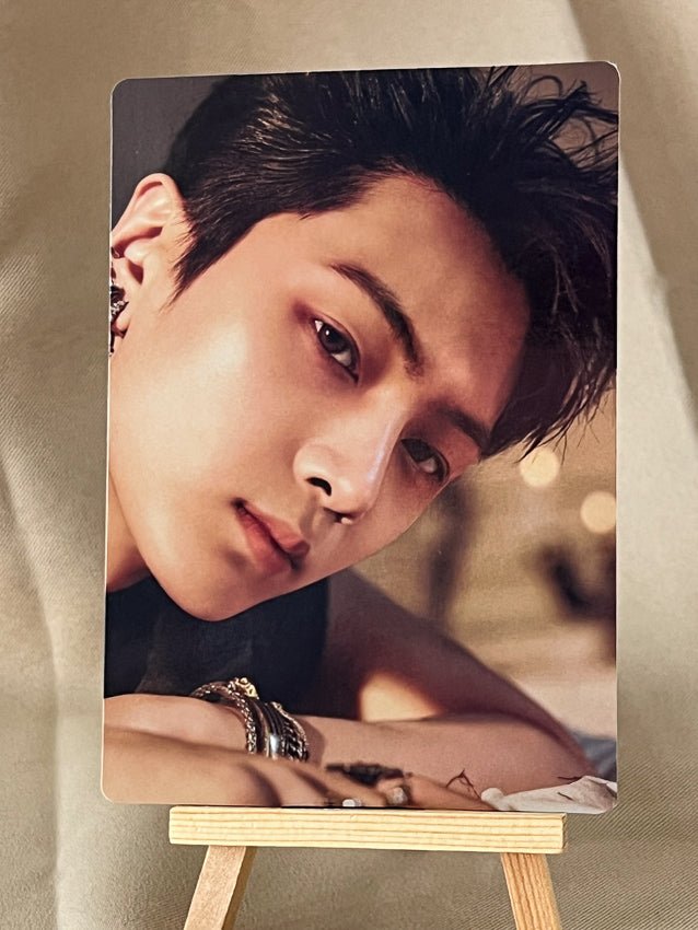 Enhypen - DARK BLOOD Official WeVerse Photocard Stand - Seoul-Mate