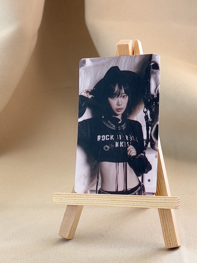 LE SSERAFIM - UNFORGIVEN WeVerse POB Photocard - Seoul-Mate